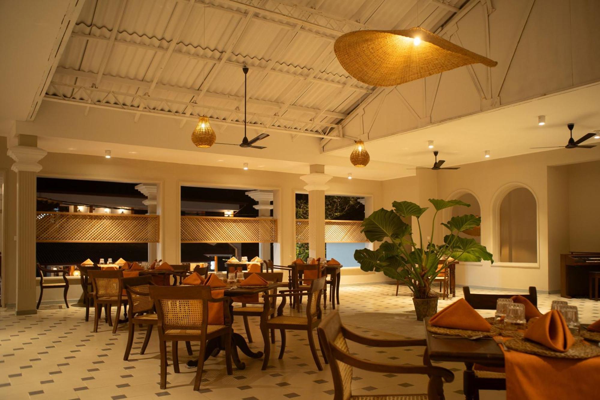 Neevana Hotel Hikkaduwa Extérieur photo