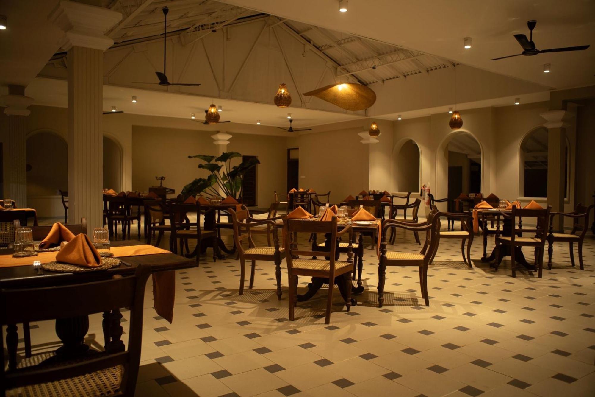 Neevana Hotel Hikkaduwa Extérieur photo