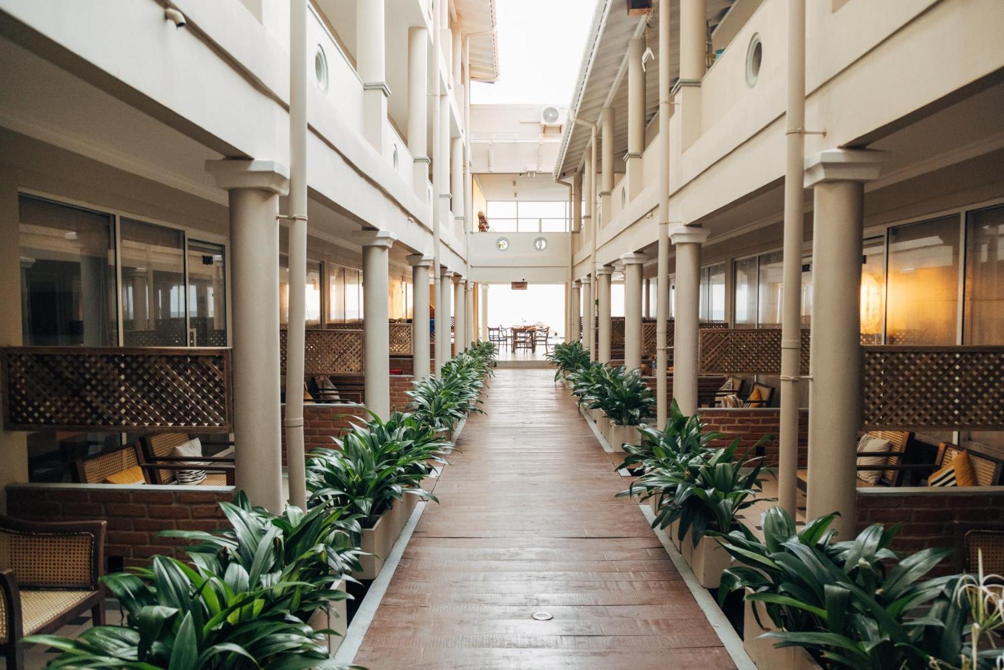 Neevana Hotel Hikkaduwa Extérieur photo